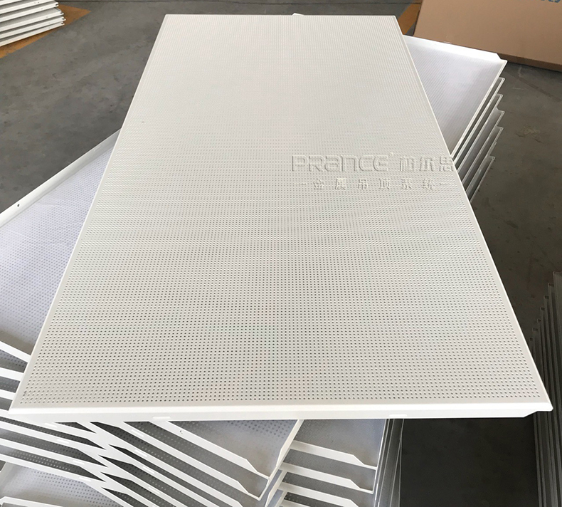 柏爾思600*1200沖孔鋁扣板